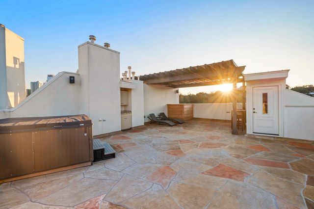 1231 Parkway 2, Austin, TX 78703