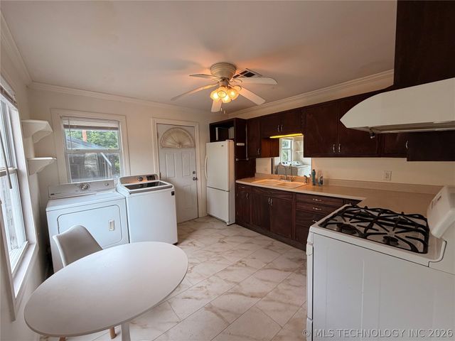 4137 S 34th West Avenue, Tulsa, OK 74136