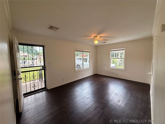 4137 S 34th West Avenue, Tulsa, OK 74136