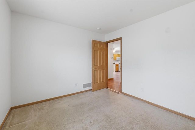 1017 E Pinecrest Lane, Elkhorn, WI 53121