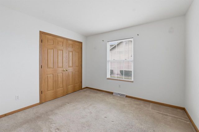 1017 E Pinecrest Lane, Elkhorn, WI 53121