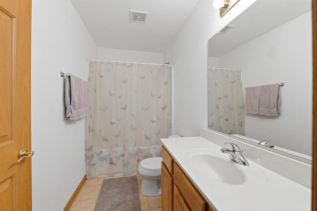 1017 E Pinecrest Lane, Elkhorn, WI 53121