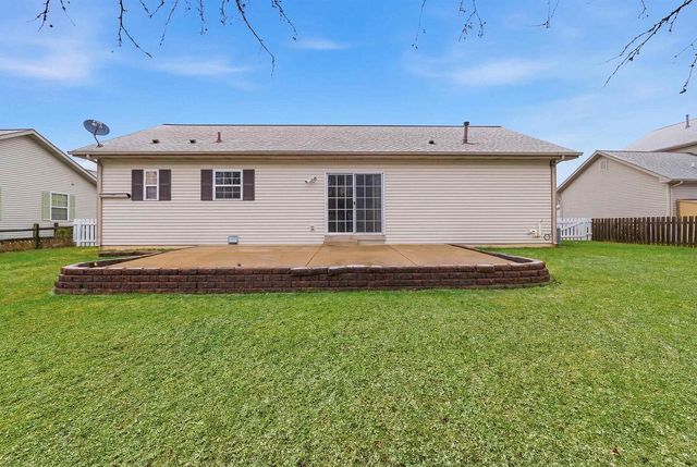 1017 E Pinecrest Lane, Elkhorn, WI 53121