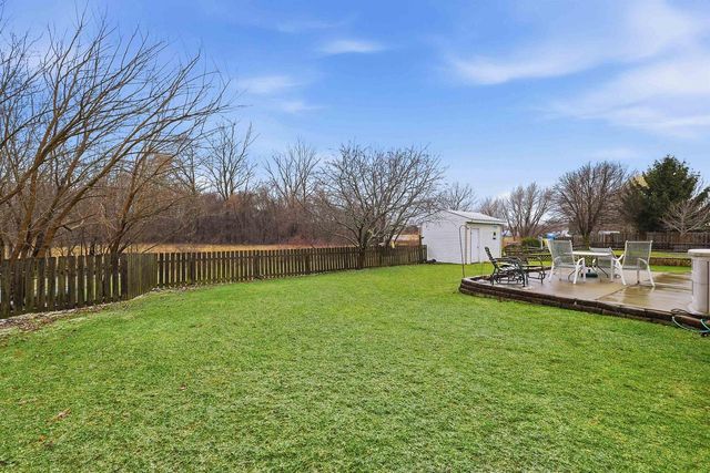 1017 E Pinecrest Lane, Elkhorn, WI 53121