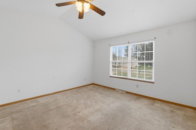 1017 E Pinecrest Lane, Elkhorn, WI 53121