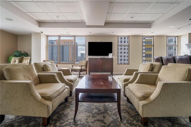 565 Peachtree Street NE 1207, Atlanta, GA 30308