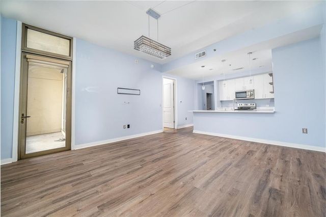 565 Peachtree Street NE 1207, Atlanta, GA 30308