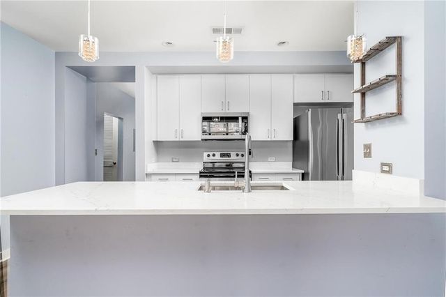 565 Peachtree Street NE 1207, Atlanta, GA 30308