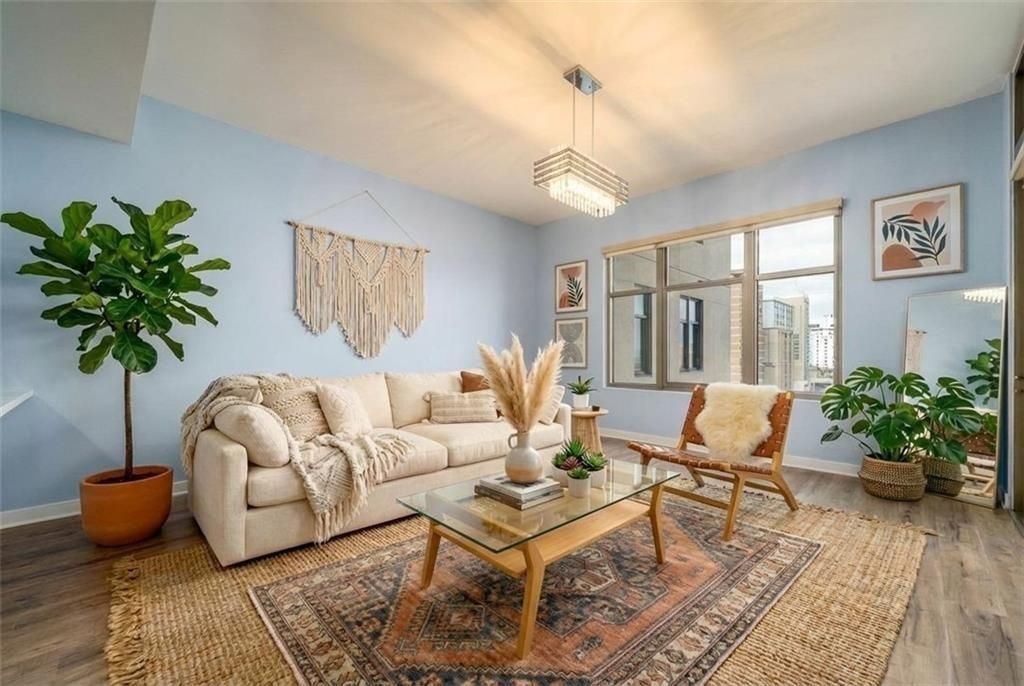 565 Peachtree Street NE 1207, Atlanta, GA 30308