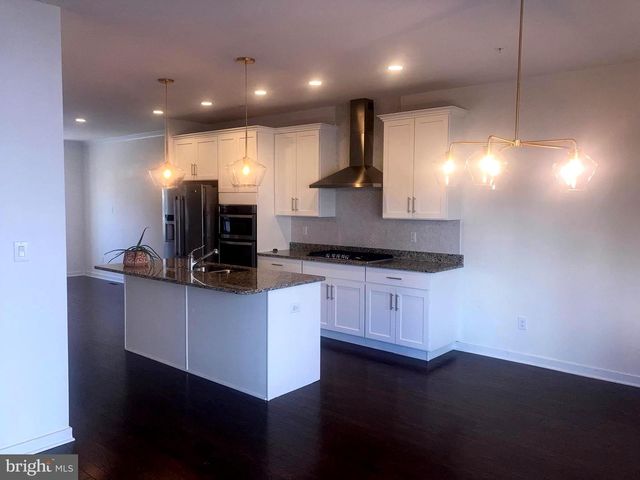 15 NOTTINGHAM LN, Hatboro, PA 19040