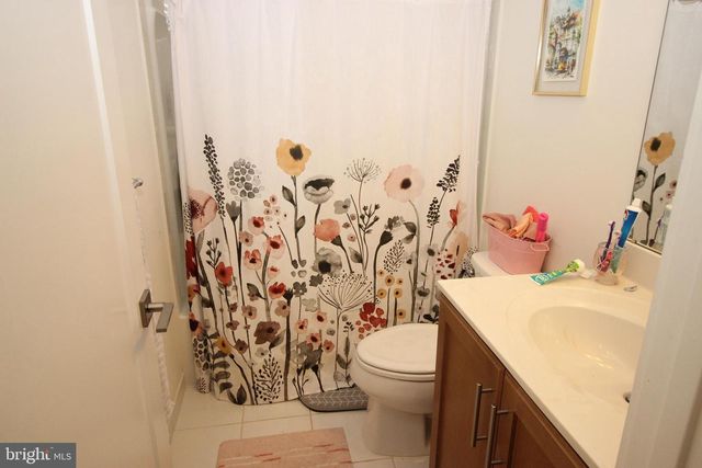 15 NOTTINGHAM LN, Hatboro, PA 19040