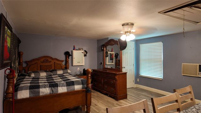 327 S Overlook Drive, Red Oak, TX 75154