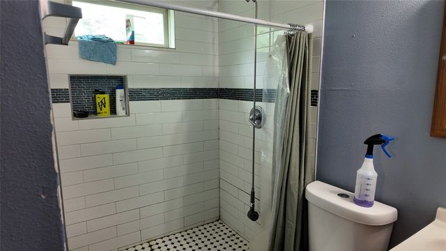 327 S Overlook Drive, Red Oak, TX 75154