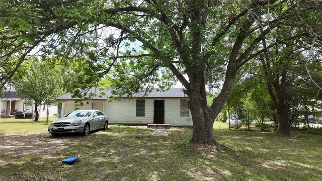 327 S Overlook Drive, Red Oak, TX 75154