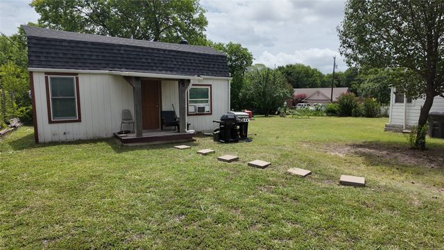 327 S Overlook Drive, Red Oak, TX 75154