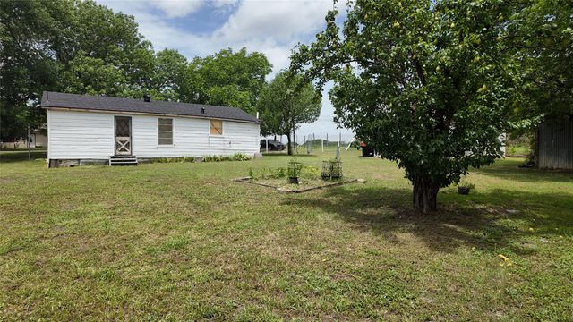 327 S Overlook Drive, Red Oak, TX 75154