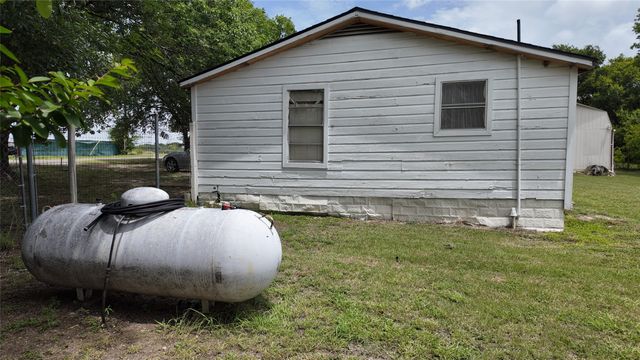 327 S Overlook Drive, Red Oak, TX 75154
