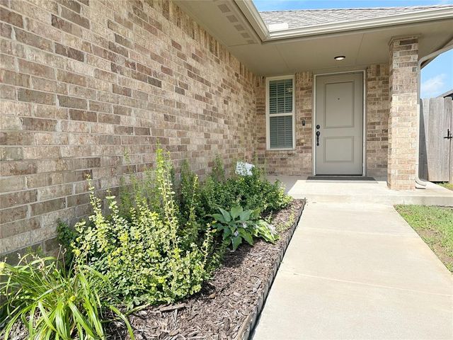 3813 Central Park Drive, Moore, OK 73160