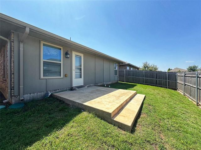 3813 Central Park Drive, Moore, OK 73160