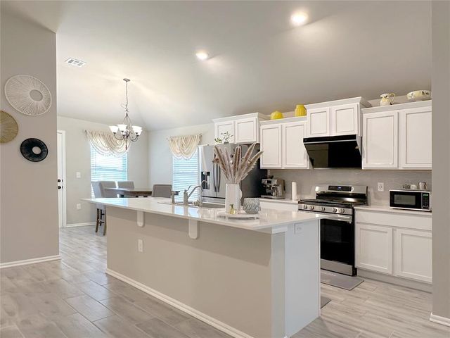 3813 Central Park Drive, Moore, OK 73160