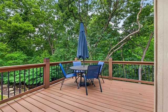 2216 SW Waterfall Drive, Lee's Summit, MO 64081