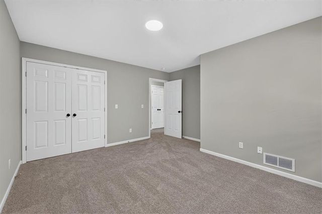 2216 SW Waterfall Drive, Lee's Summit, MO 64081