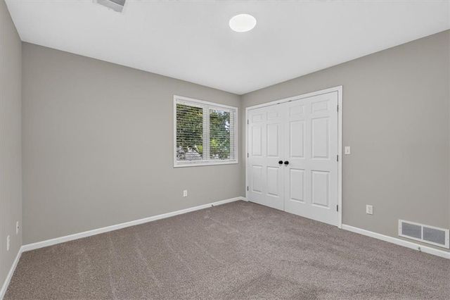 2216 SW Waterfall Drive, Lee's Summit, MO 64081