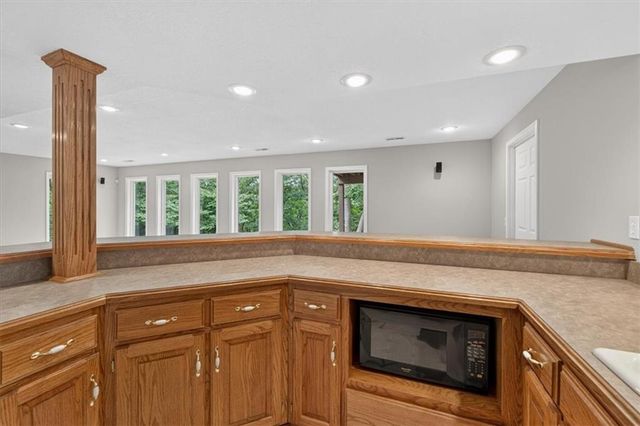 2216 SW Waterfall Drive, Lee's Summit, MO 64081