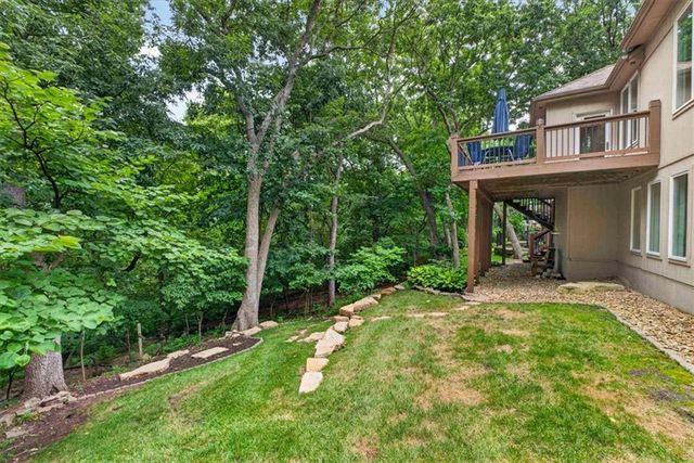 2216 SW Waterfall Drive, Lee's Summit, MO 64081