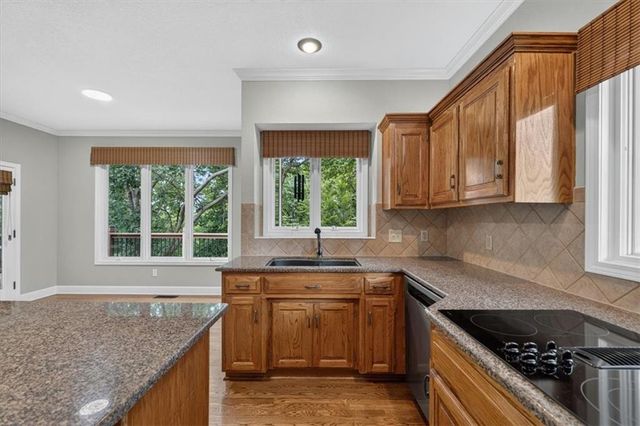 2216 SW Waterfall Drive, Lee's Summit, MO 64081