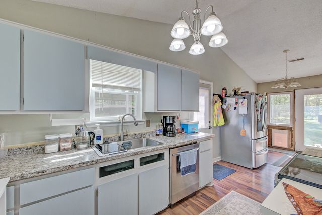 102 Nancy Lane, Summerville, SC 29485