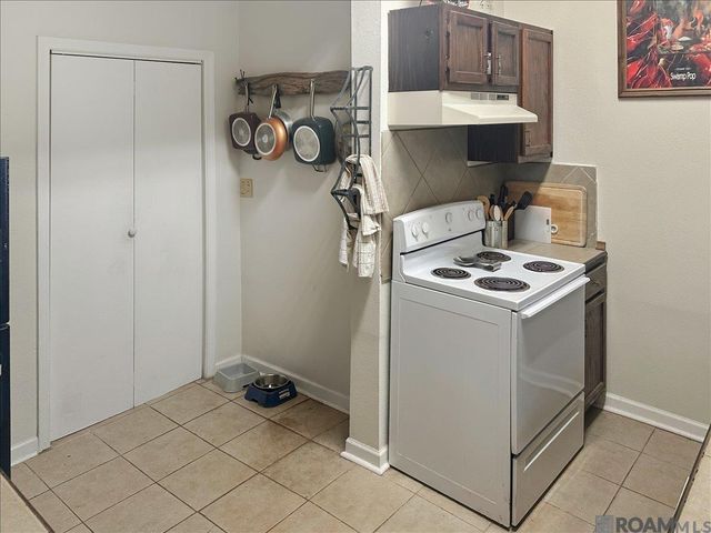 18475 H H Wilson Rd, Prairieville, LA 70769