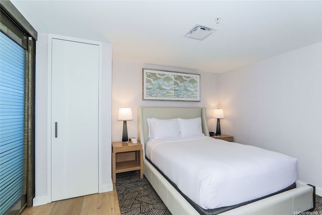 383 Kalaimoku Street 3302, Honolulu, HI 96815