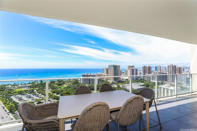 383 Kalaimoku Street 3302, Honolulu, HI 96815