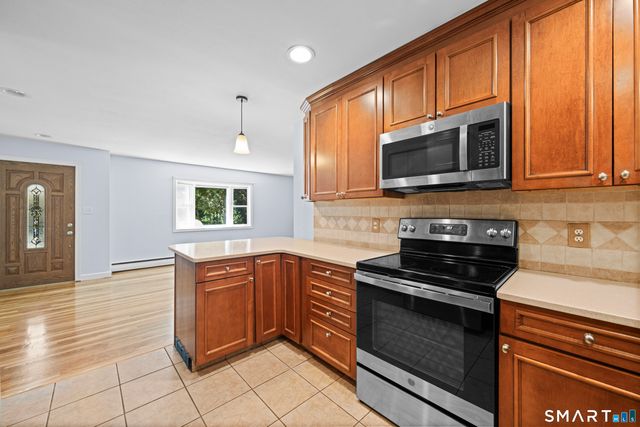 122 Green Hill Lane, Cheshire, CT 06410