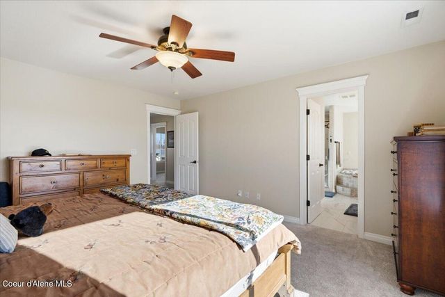 2472 W Warwick Ct, Hayden, ID 83835