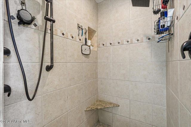 2472 W Warwick Ct, Hayden, ID 83835