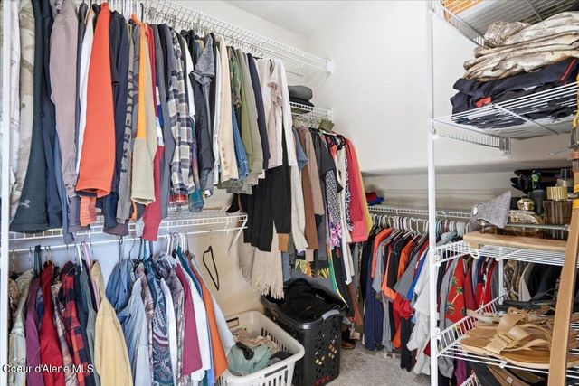 2472 W Warwick Ct, Hayden, ID 83835