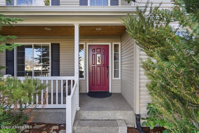 2472 W Warwick Ct, Hayden, ID 83835