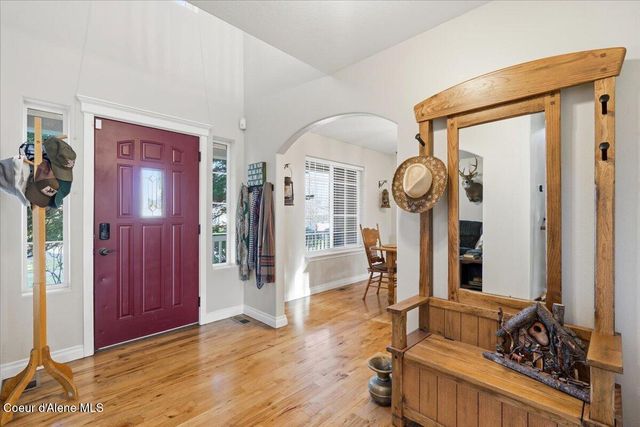 2472 W Warwick Ct, Hayden, ID 83835