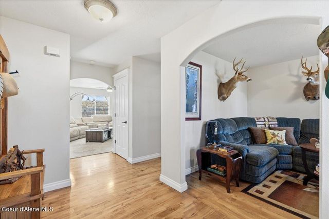 2472 W Warwick Ct, Hayden, ID 83835