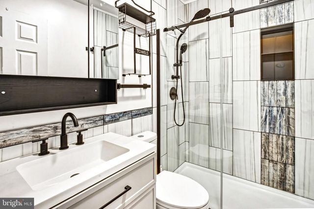 108 MIDDLESEX ST, Gloucester City, NJ 08030