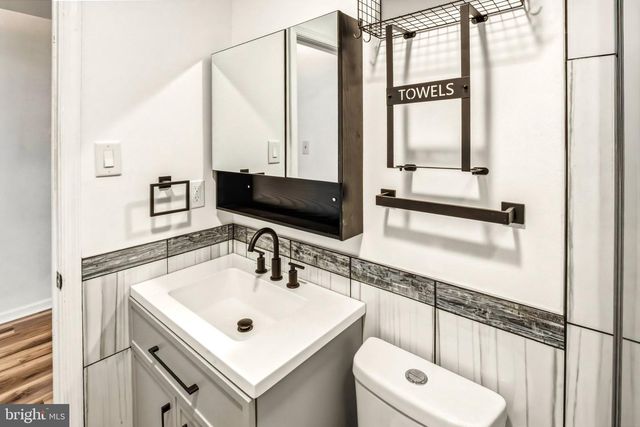 108 MIDDLESEX ST, Gloucester City, NJ 08030