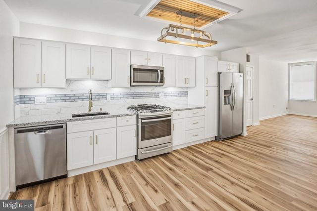 108 MIDDLESEX ST, Gloucester City, NJ 08030