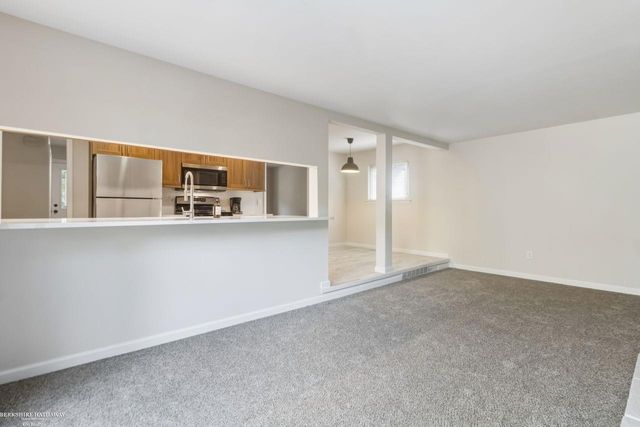 11008 17 Mile Road, Sterling Heights, MI 48313