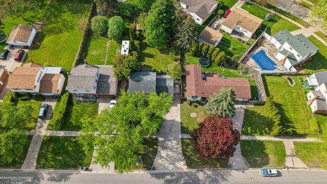11008 17 Mile Road, Sterling Heights, MI 48313