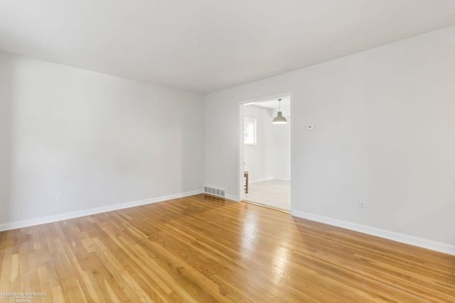 11008 17 Mile Road, Sterling Heights, MI 48313