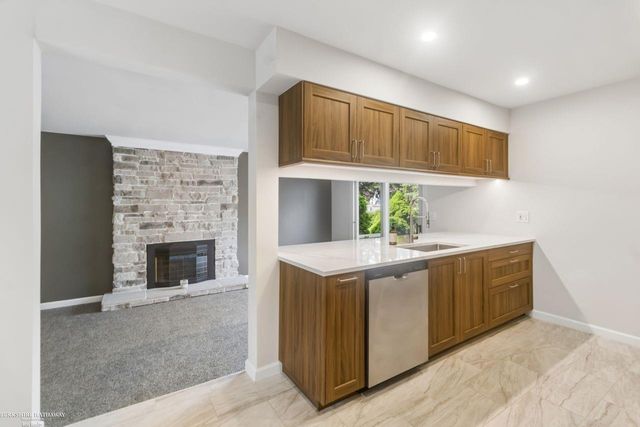 11008 17 Mile Road, Sterling Heights, MI 48313