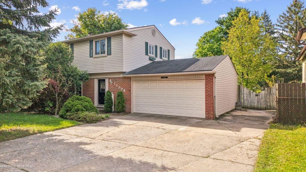 11008 17 Mile Road, Sterling Heights, MI 48313