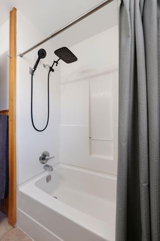 7012 Drew Avenue N, Brooklyn Center, MN 55429